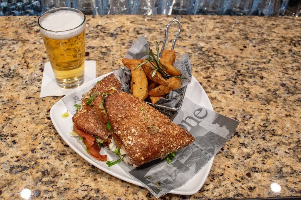 Rivers Eatery and Pub | restaurant | 4926 N River Rd, Schiller Park, IL 60176, USA | 8479162351 OR +1 847-916-2351