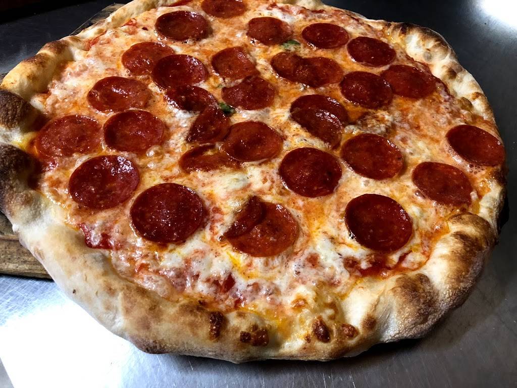 Colettis Pizza Factory | restaurant | 497 Elm St, Biddeford, ME 04005, USA | 2075714476 OR +1 207-571-4476