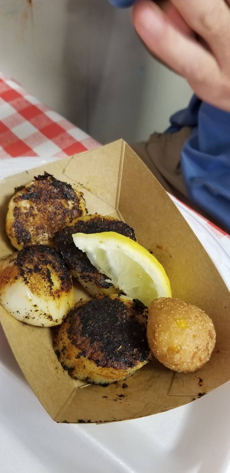 The Sea Shack | restaurant | 6 Executive Park Rd, Hilton Head Island, SC 29928, USA | 8437852464 OR +1 843-785-2464