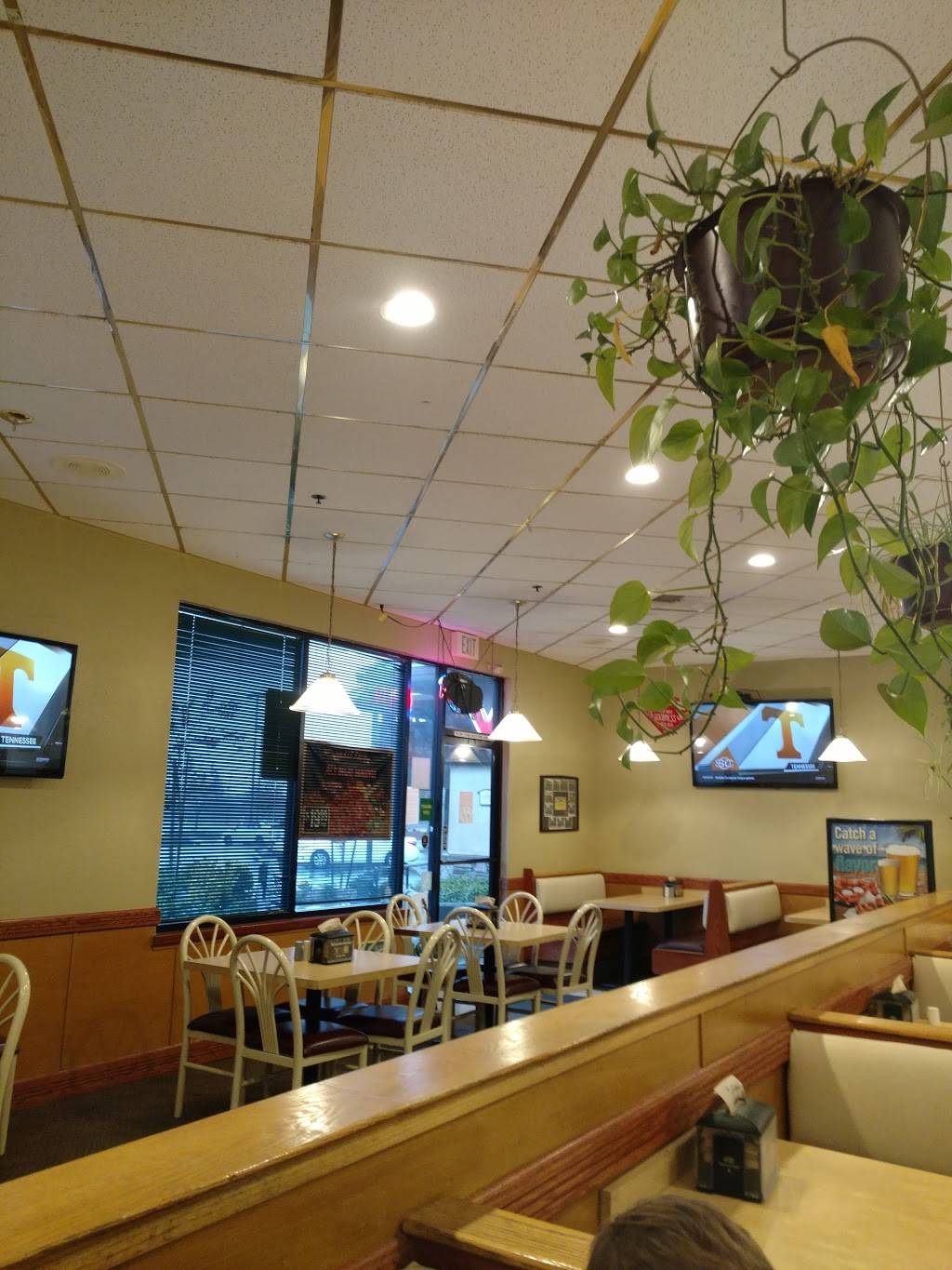 Round Table Pizza | meal delivery | 375 Old Hwy 65, Lincoln, CA 95648, USA | 9164080447 OR +1 916-408-0447