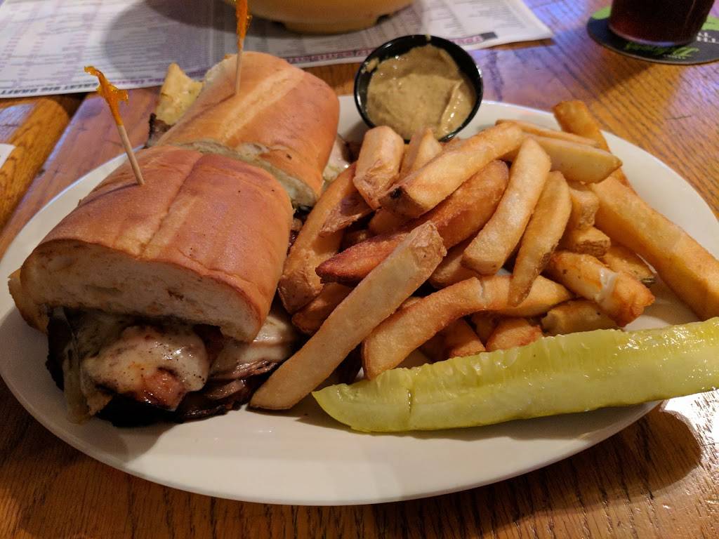 Winking Lizard Tavern | restaurant | 14018 Detroit Ave, Lakewood, OH 44107, USA | 2162266693 OR +1 216-226-6693