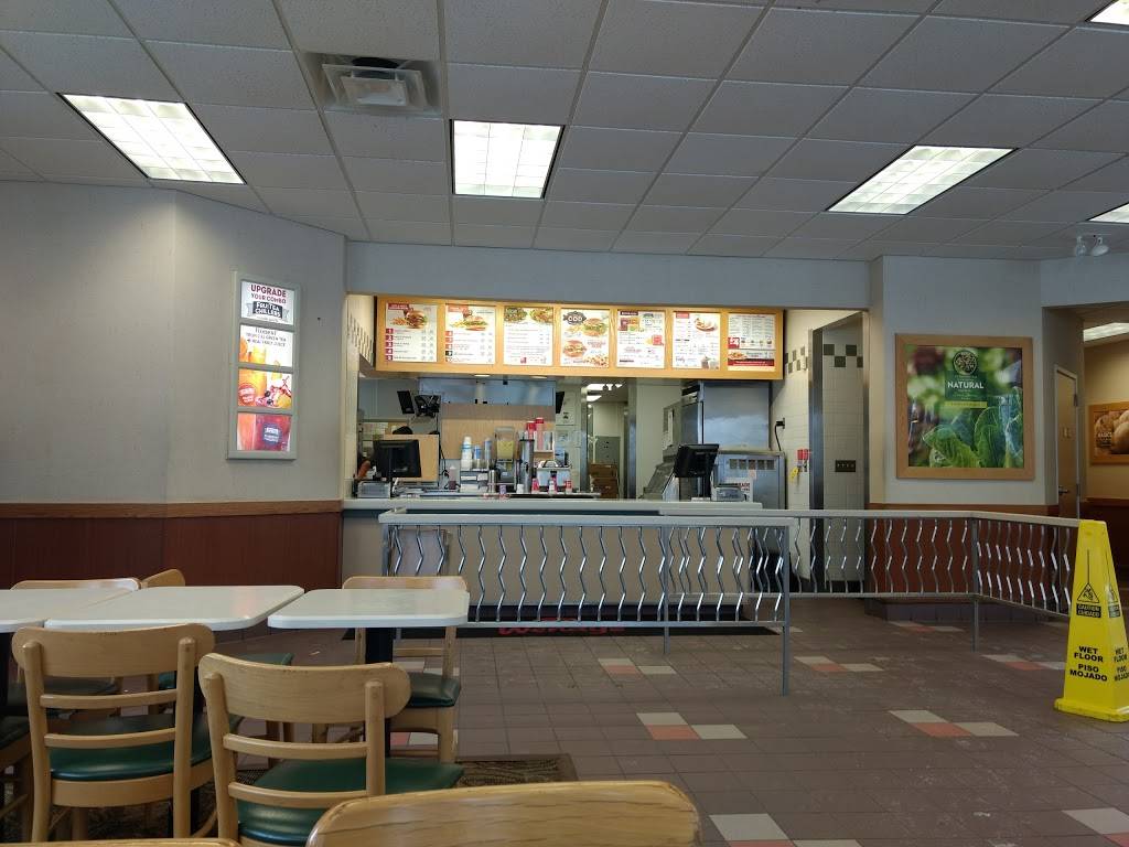 Wendys | restaurant | 110 Pearl St, Essex Junction, VT 05452, USA | 8028729099 OR +1 802-872-9099