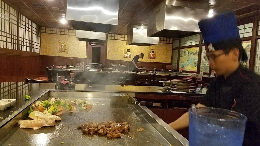 Fuji Sushi & Hibachi | restaurant | 1705 W McGalliard Rd, Muncie, IN 47304, USA | 7652888833 OR +1 765-288-8833