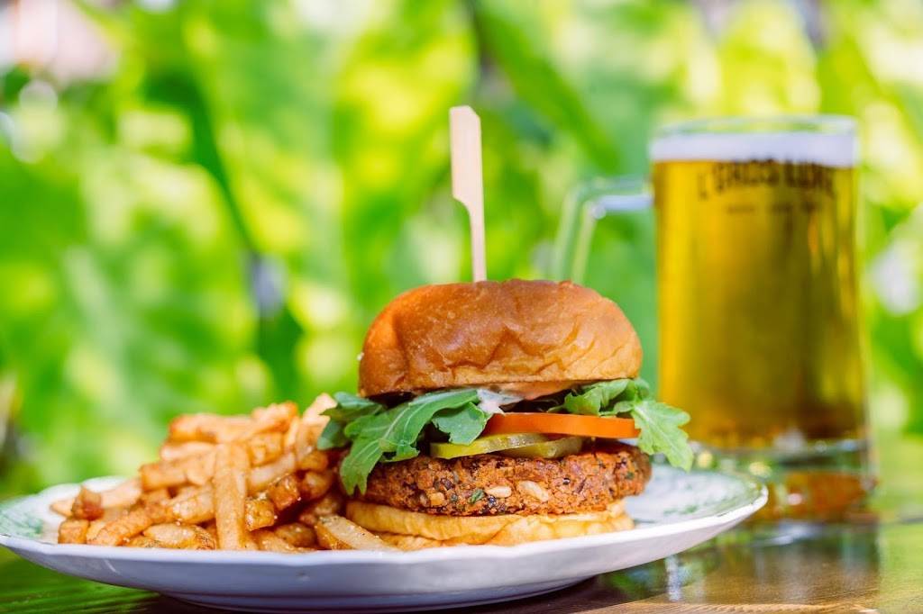 LGros Luxe Victoriaville | restaurant | 150 Boulevard des Bois Francs S, Victoriaville, QC G6P 4S3, Canada | 8196044627 OR +1 819-604-4627