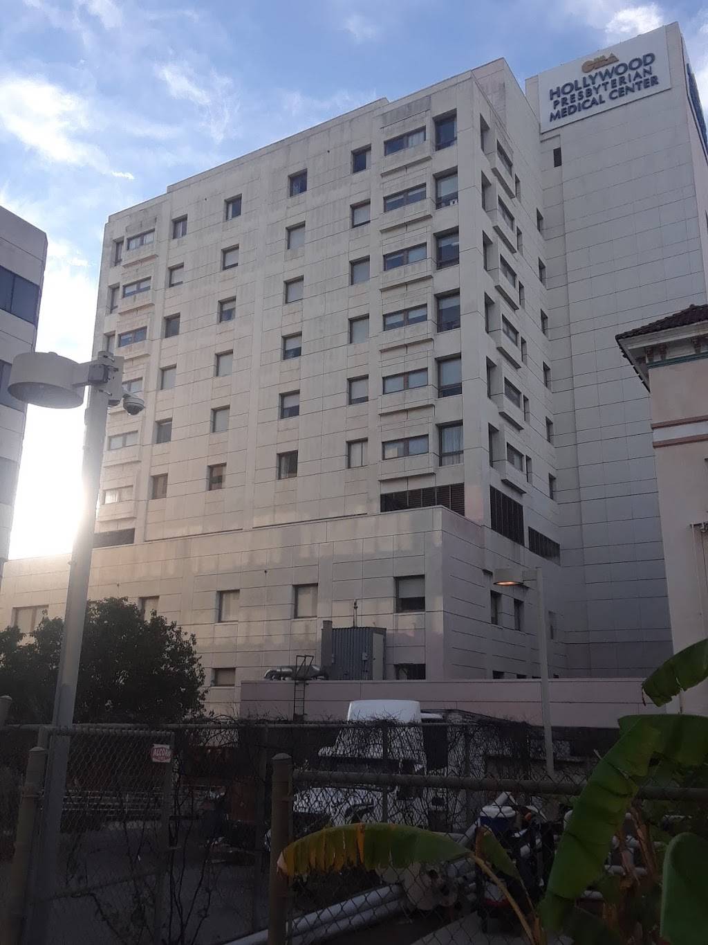 Blaze Pizza | restaurant | 1331 S Lone Hill Ave, Glendora, CA 91740, USA | 9096471453 OR +1 909-647-1453