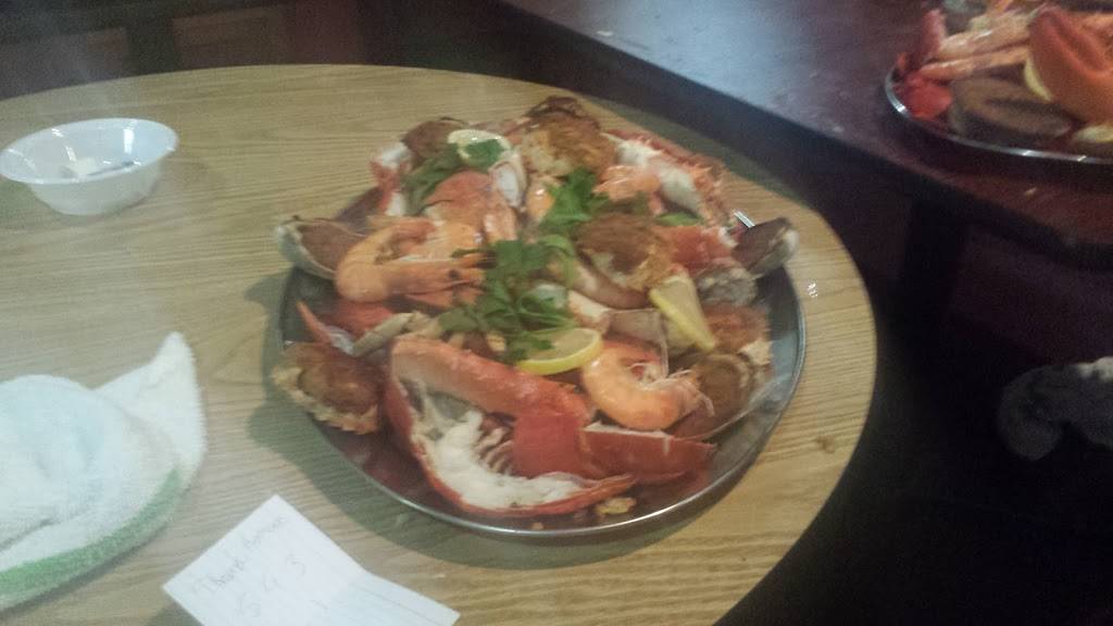 Casa Do Benfica Restaurant | restaurant | 28 Federal Rd, Danbury, CT 06810, USA | 2032050937 OR +1 203-205-0937