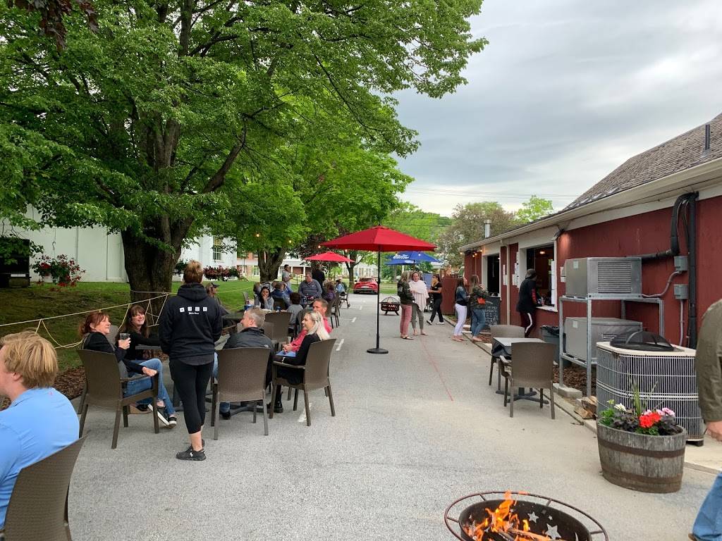 Haigs Restaurant & Sports Bar | restaurant | 4566 Main St, Manchester Center, VT 05255, USA | 8023620123 OR +1 802-362-0123