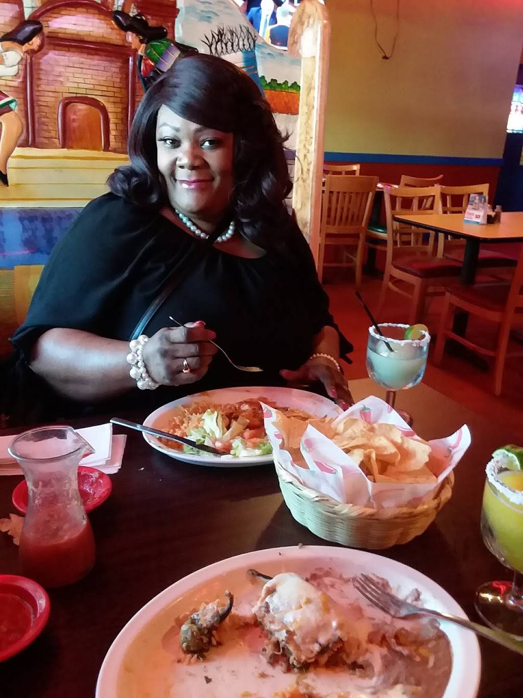 Chavos Mexican Restaurant | restaurant | US-371, Dixie Inn, LA 71055, USA | 3183773304 OR +1 318-377-3304