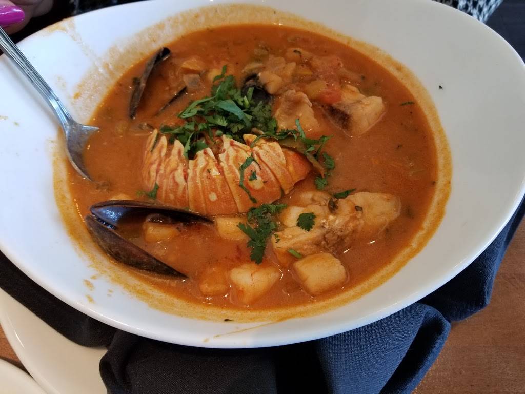 Glorias Latin Cuisine | restaurant | 320 West Las Colinas Boulevard, Irving, TX 75039, USA | 4692422641 OR +1 469-242-2641