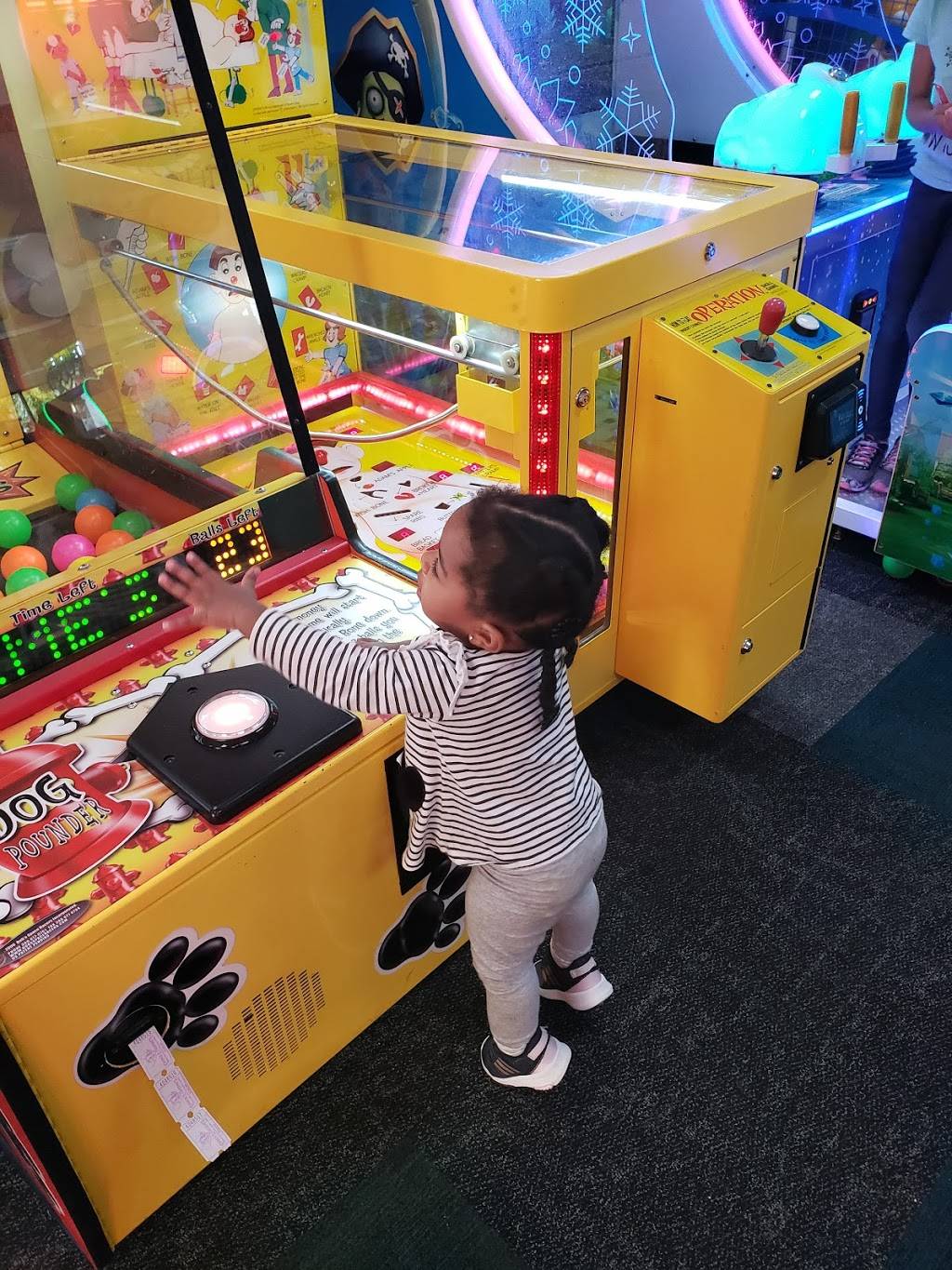 Chuck E. Cheese | restaurant | 7601 S Walker Ave, Oklahoma City, OK 73139, USA | 4056317619 OR +1 405-631-7619