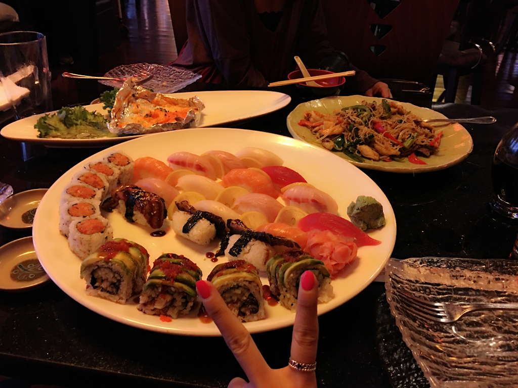 East Moon Asian Bistro | restaurant | 5725 Richards Valley Rd, Ellicott City, MD 21043, USA | 4103138088 OR +1 410-313-8088