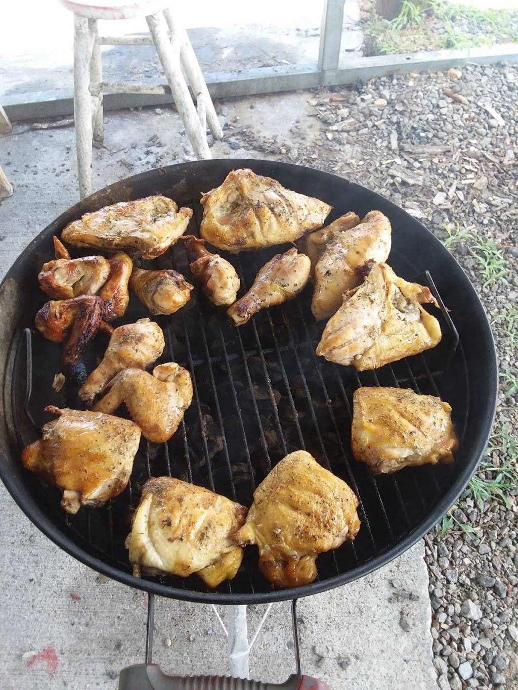 Big Pig Bar B Q | restaurant | 12420 Blue Star Hwy, Stony Creek, VA 23882, USA | 4342464000 OR +1 434-246-4000