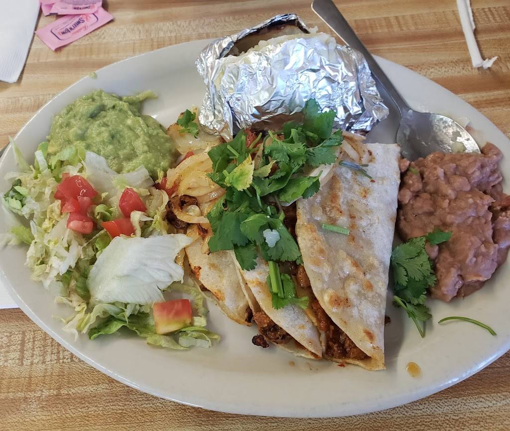 El Roble | restaurant | 8820 Alameda Ave, El Paso, TX 79907, USA | 9158581168 OR +1 915-858-1168