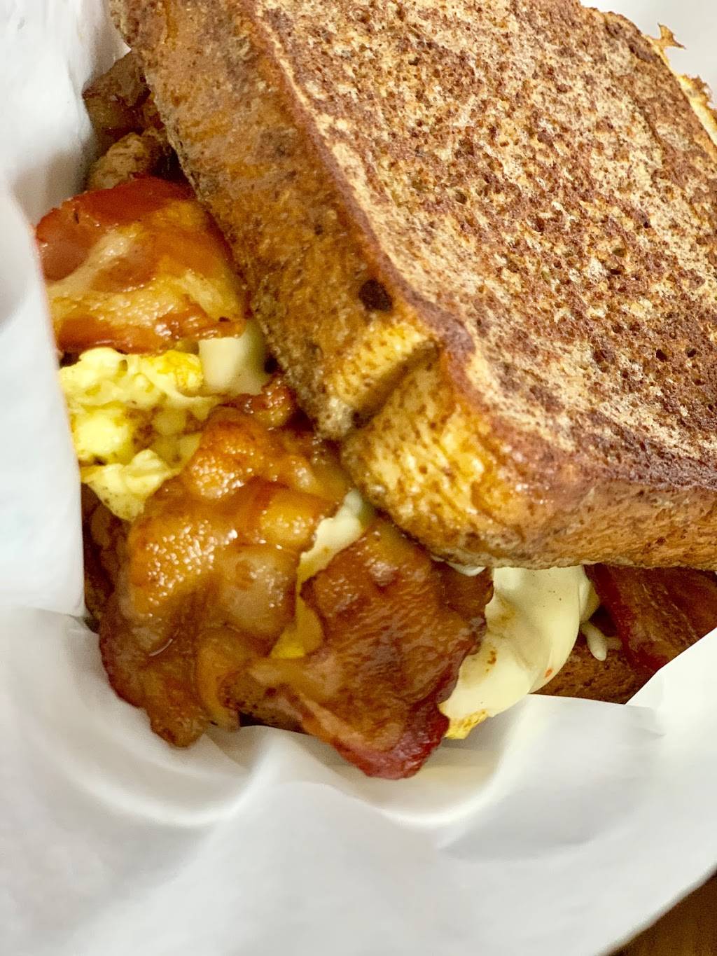 Reds BBQ | restaurant | 8505 E Adamo Dr, Tampa, FL 33619, USA | 7164702202 OR +1 716-470-2202