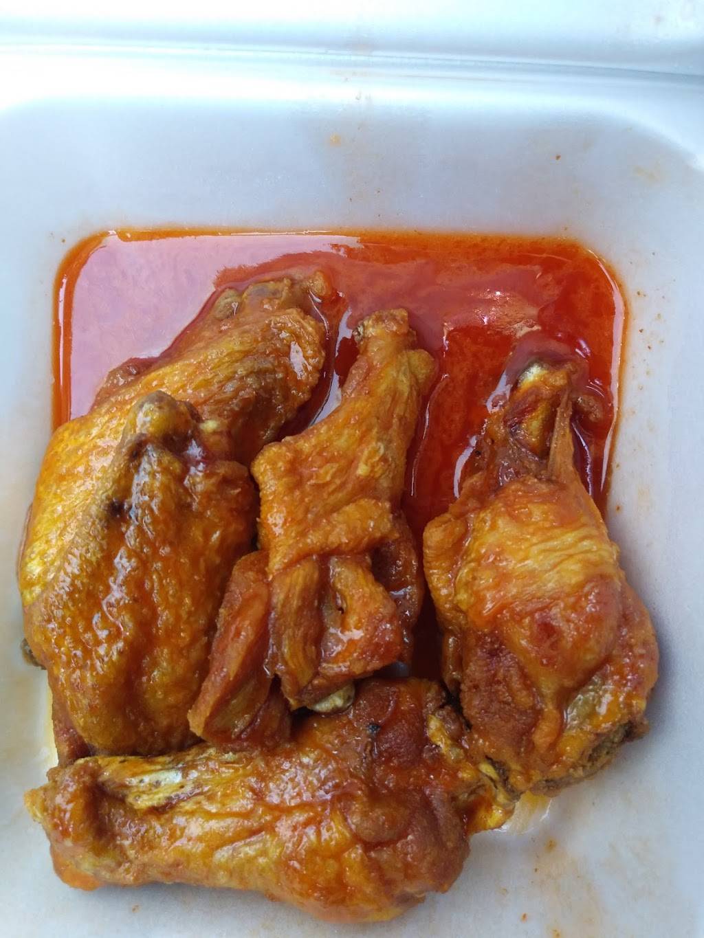 Wing Shack 8th Avenue | restaurant | 2704 8th Ave, Garden City, CO 80631, USA | 9703567900 OR +1 970-356-7900