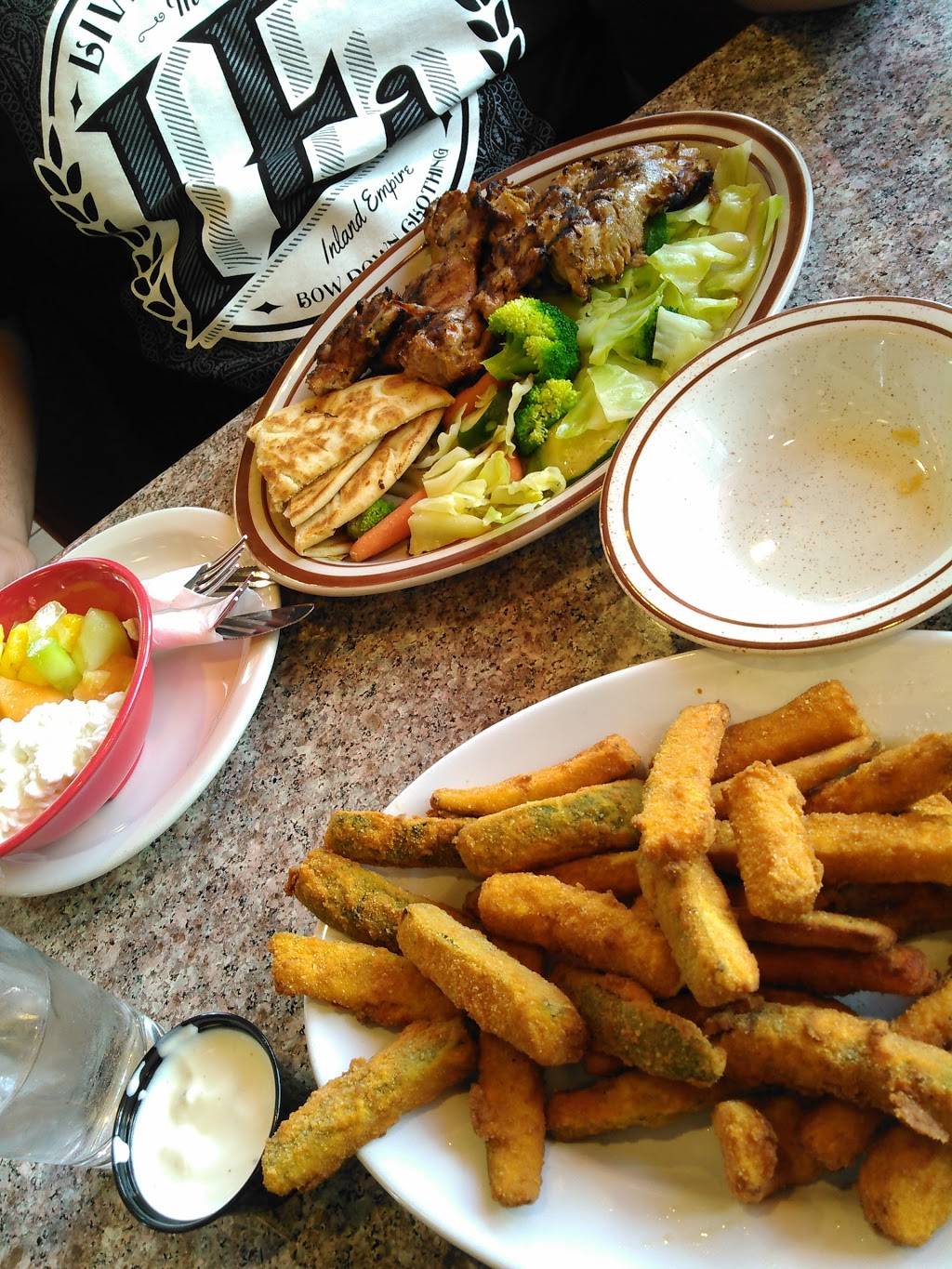 Bravo Burgers | restaurant | 1911 W Redlands Blvd, Redlands, CA 92373, USA | 9097986378 OR +1 909-798-6378