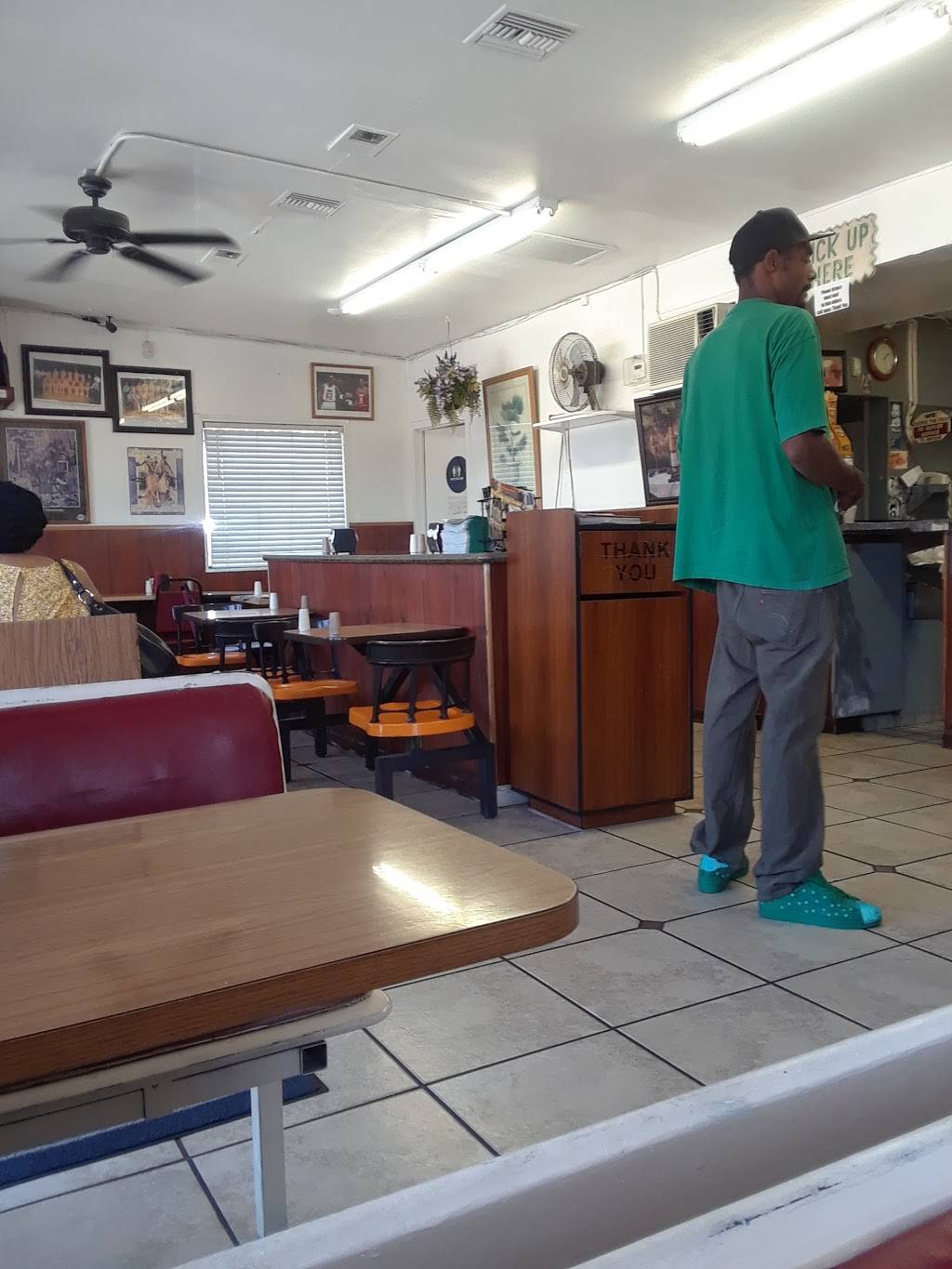 Fabulous Burgers | restaurant | 1315 Centinela Ave, Inglewood, CA 90302, USA | 3106716648 OR +1 310-671-6648