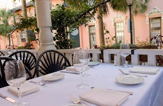 Poogans Porch | restaurant | 72 Queen St, Charleston, SC 29401, USA | 8435772337 OR +1 843-577-2337