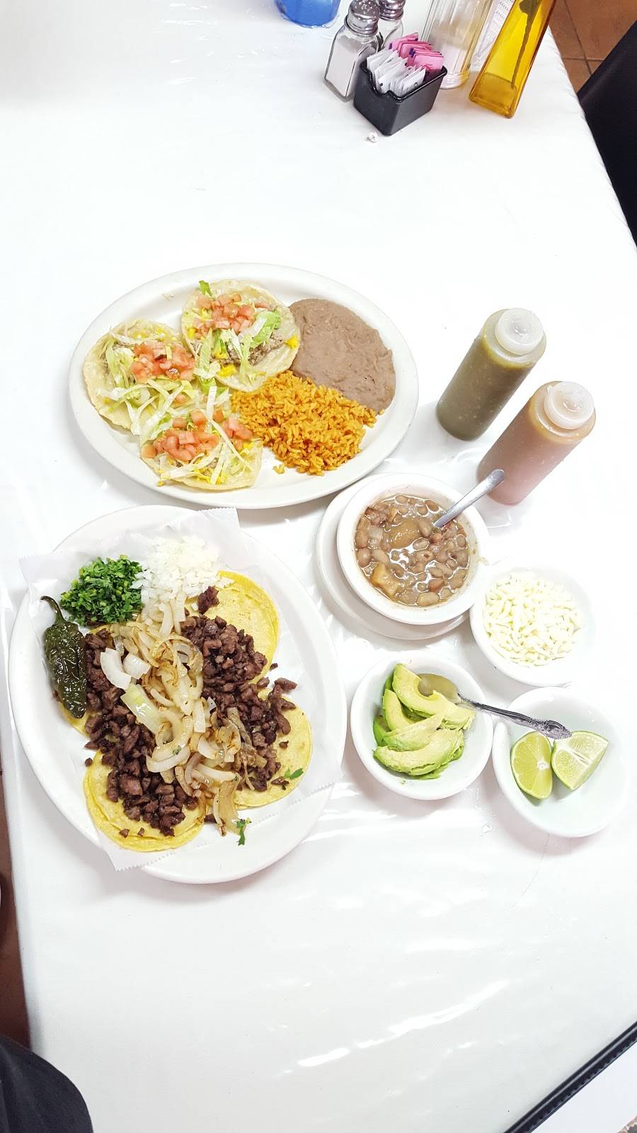 Taqueria Huentitan | restaurant | 517 N Bryant St, Pleasanton, TX 78064, USA | 8305694421 OR +1 830-569-4421