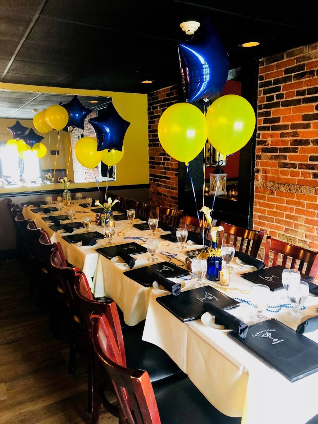 Pepperoncini Restaurant & Bar | restaurant | 72 Poplar St, Conshohocken, PA 19428, USA | 6109417783 OR +1 610-941-7783