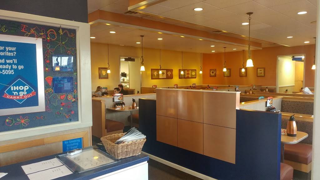 IHOP | restaurant | 3 Snyder Ave, Philadelphia, PA 19148, USA | 2153395095 OR +1 215-339-5095