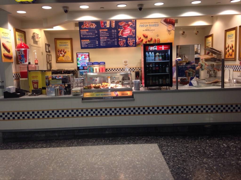 Auntie Annes | cafe | 1625 Chestnut St Spc 206, Philadelphia, PA 19103, USA | 2155644747 OR +1 215-564-4747