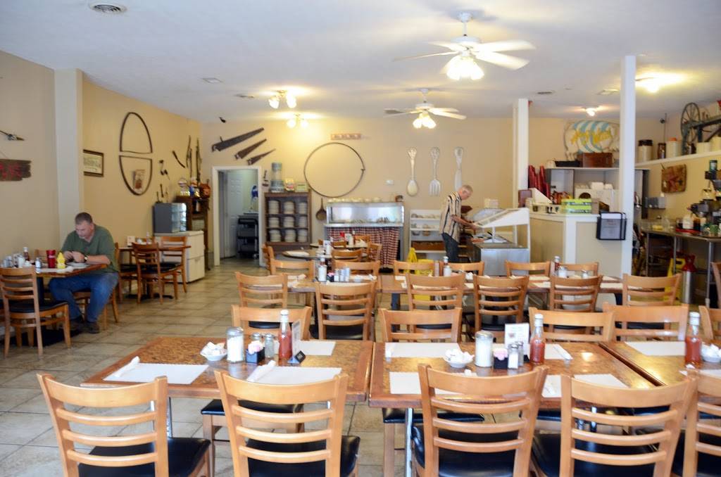 Revas Place | restaurant | 65-B Main St, Cadiz, KY 42211, USA | 2703487718 OR +1 270-348-7718