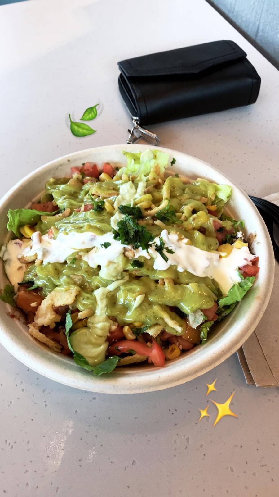 Mucho Burrito Fresh Mexican Grill | restaurant | 3100 HOWARD AVE DEVONSHIRE MALL, UNIT FCU7, Windsor, ON N8X 3Y8, Canada | 5199696666 OR +1 519-969-6666