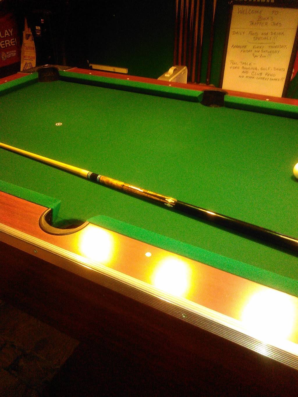 Binks Trapper Joes | restaurant | 3386 Saginaw St, Burton, MI 48529, USA | 8107424271 OR +1 810-742-4271