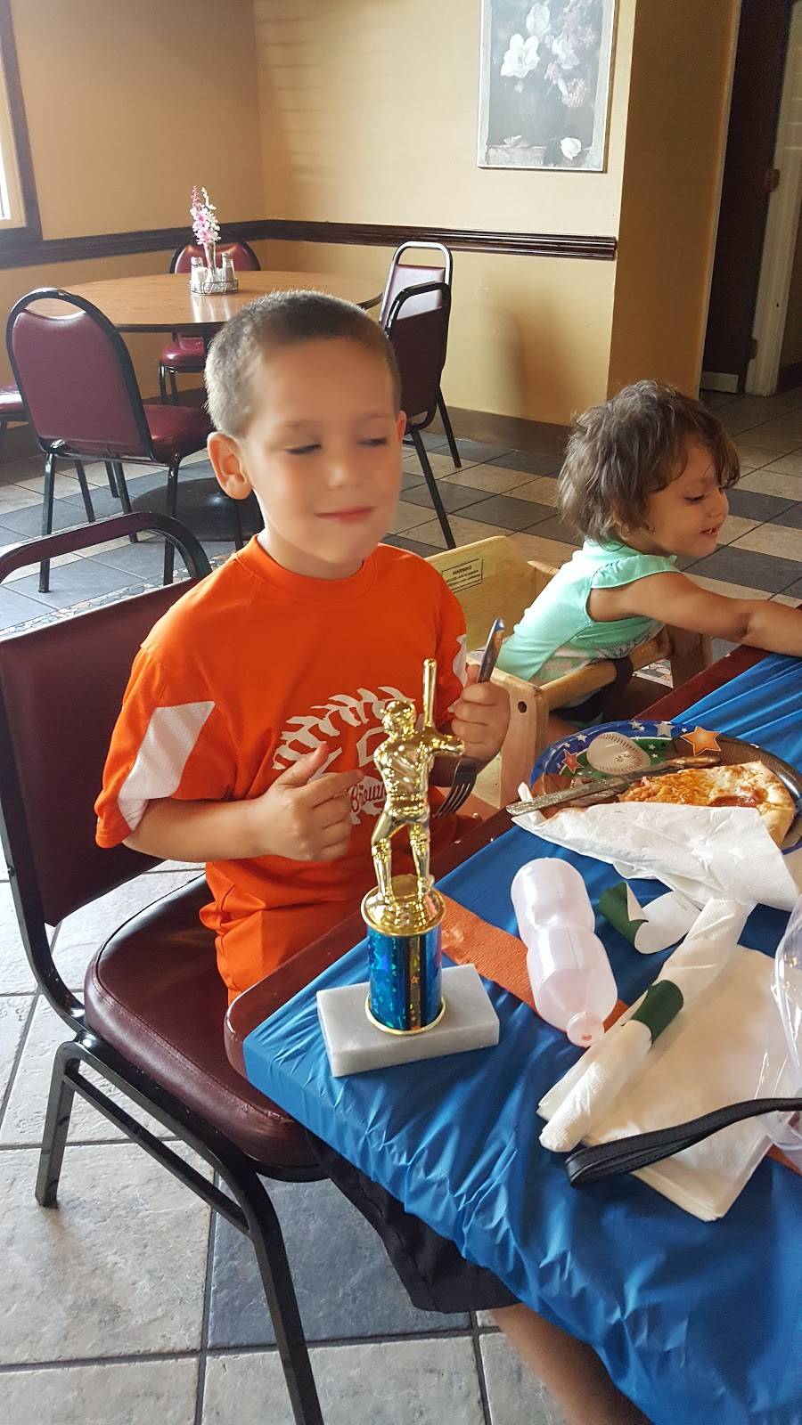 Pinos Pizza | restaurant | 365 King St, Keysville, VA 23947, USA | 4347360072 OR +1 434-736-0072