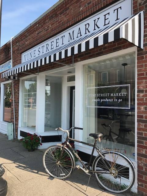 Vine Street Market | restaurant | 117 E Vine St, Murfreesboro, TN 37130, USA | 6152258387 OR +1 615-225-8387