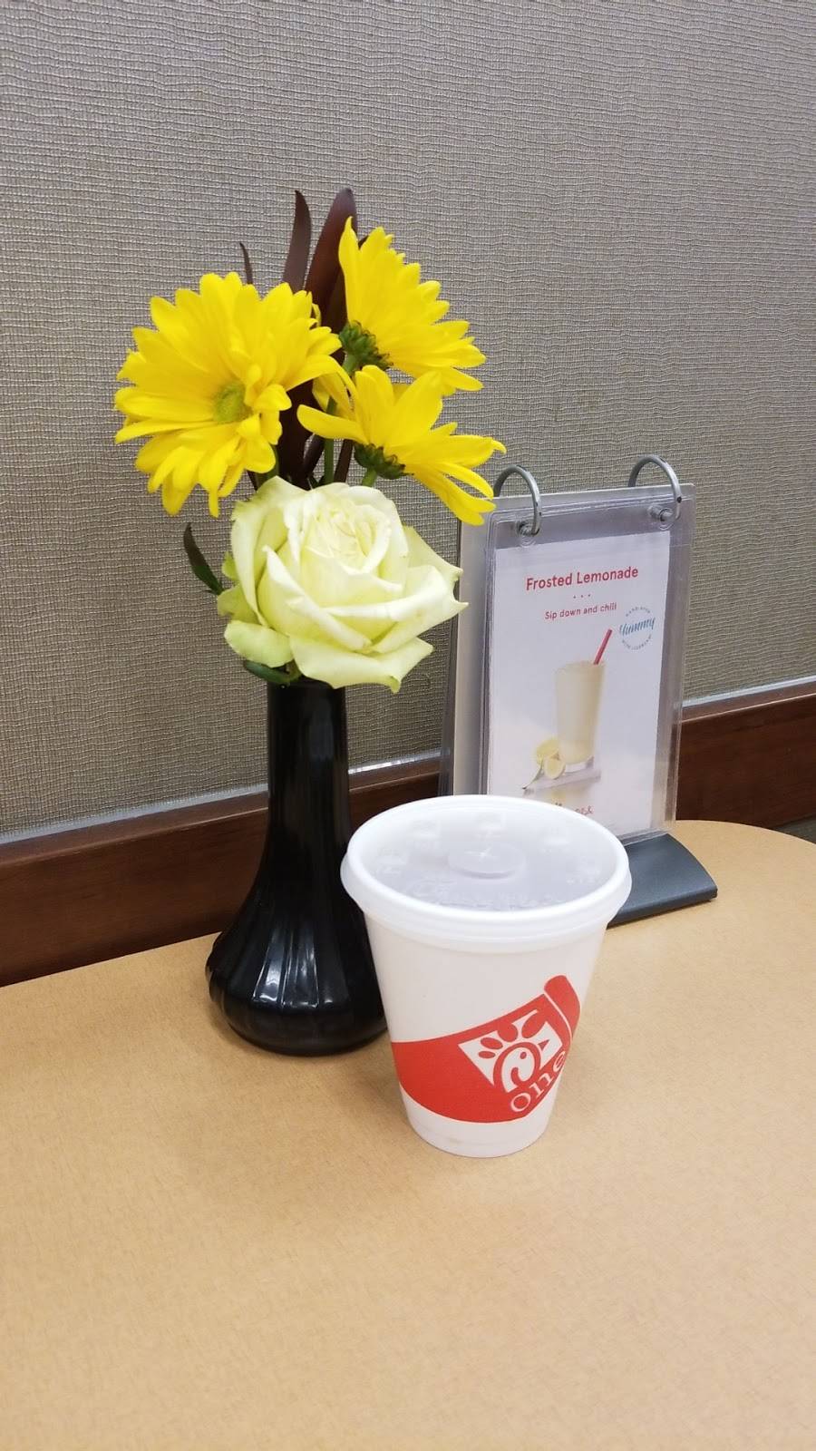 Chick-fil-A | restaurant | 384 Southpark Cir Spc B-10, Colonial Heights, VA 23834, USA | 8045204785 OR +1 804-520-4785