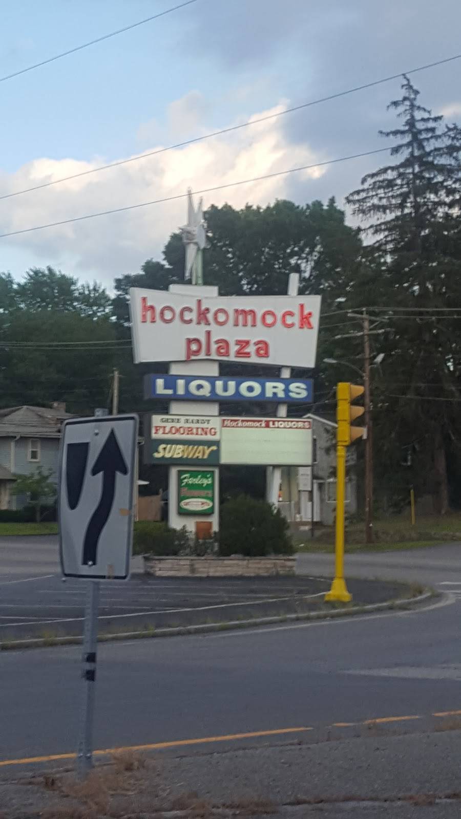 Subway | meal takeaway | 233 W Center St, West Bridgewater, MA 02379, USA | 5084275511 OR +1 508-427-5511