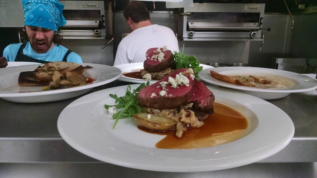 Walloon Lake Inn | restaurant | 4178 West St, Walloon Lake, MI 49796, USA | 2315352999 OR +1 231-535-2999