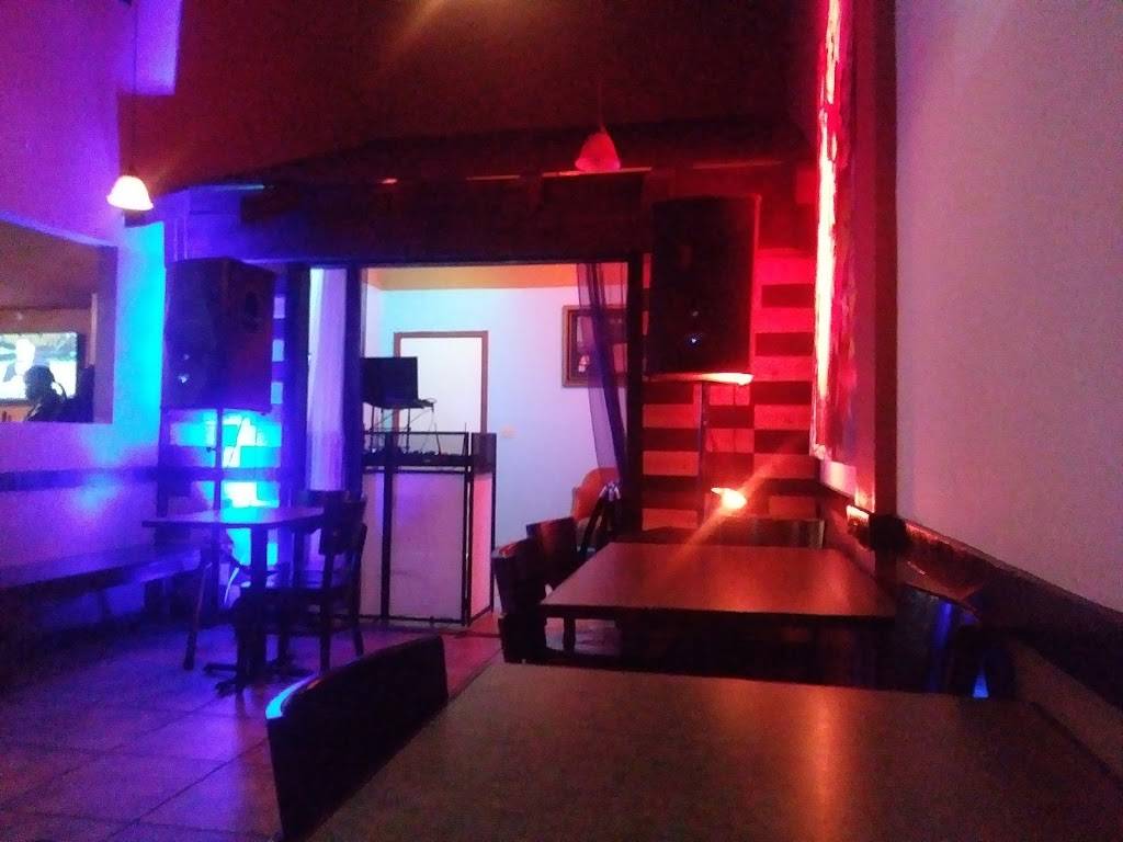 25th St. Taproom Bar and Restaurant | restaurant | 2507 Broadway, Oakland, CA 94612, USA | 5103931557 OR +1 510-393-1557