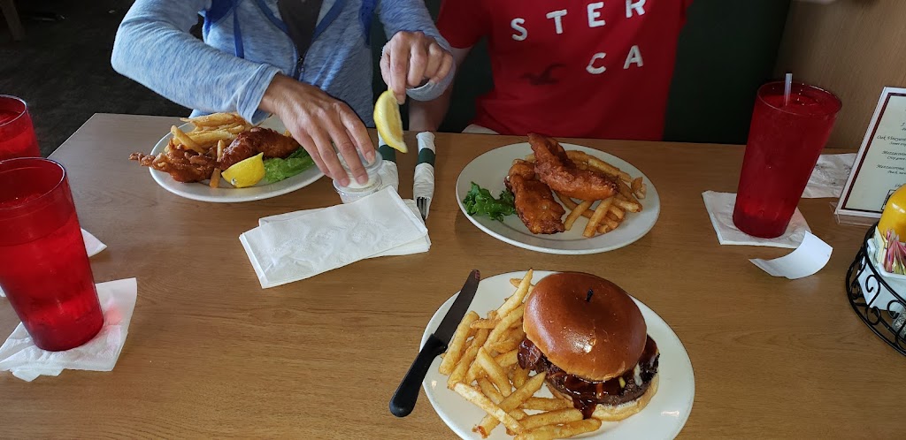 Coachs Corner of Livonia | restaurant | 36000 W Seven Mile Rd, Livonia, MI 48152, USA | 2484731300 OR +1 248-473-1300