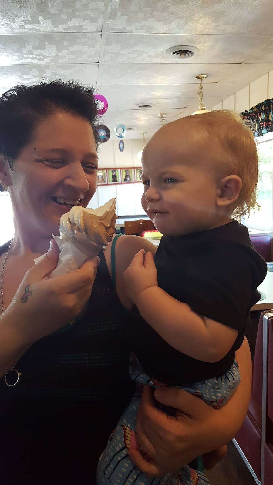 Bows Diner | restaurant | Scottville, MI 49454, USA | 2317579840 OR +1 231-757-9840