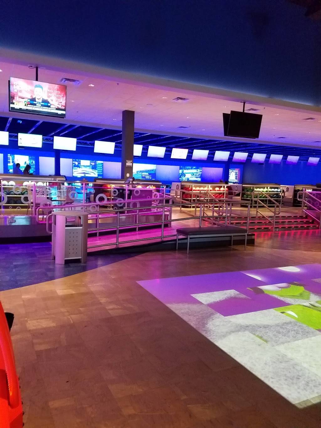 Main Event Gilbert | restaurant | 1735 S Santan Village Pkwy, Gilbert, AZ 85295, USA | 4804622200 OR +1 480-462-2200