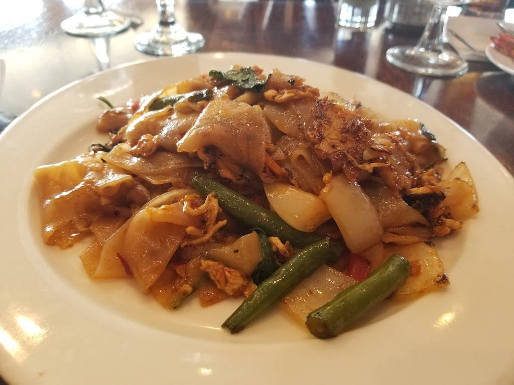 Chao Phaya Thai Cuisine | restaurant | 900 Easton Ave, Somerset, NJ 08873, USA | 7322141348 OR +1 732-214-1348