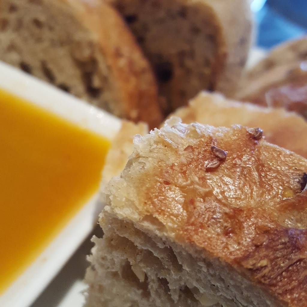 Fugazzis | restaurant | 127 W Main St, Visalia, CA 93291, USA | 5596250496 OR +1 559-625-0496