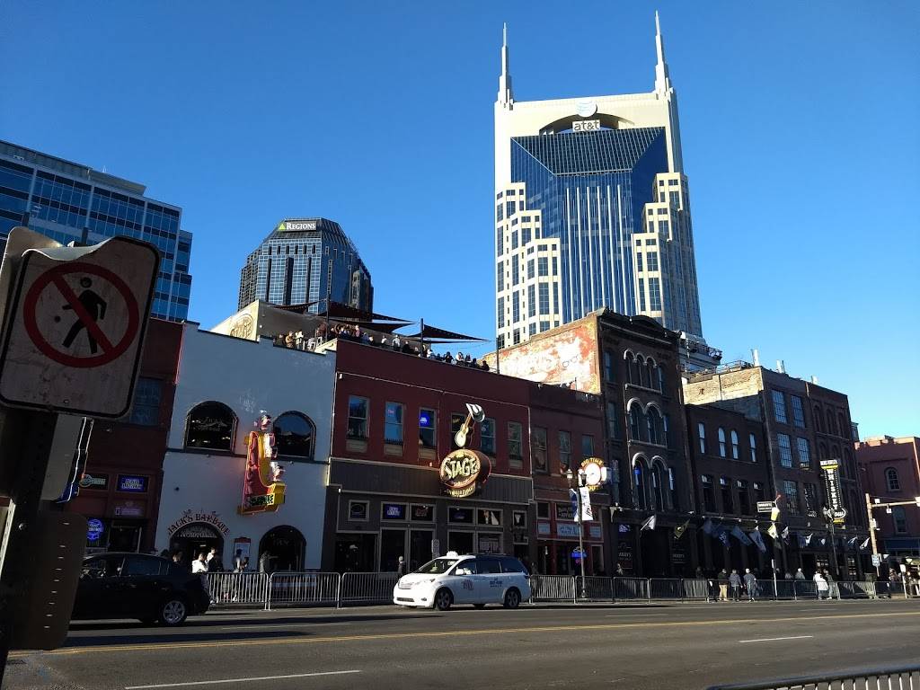 Emmy Squared - Gulch | restaurant | 404 12th Ave S, Nashville, TN 37203, USA | 6152482662 OR +1 615-248-2662