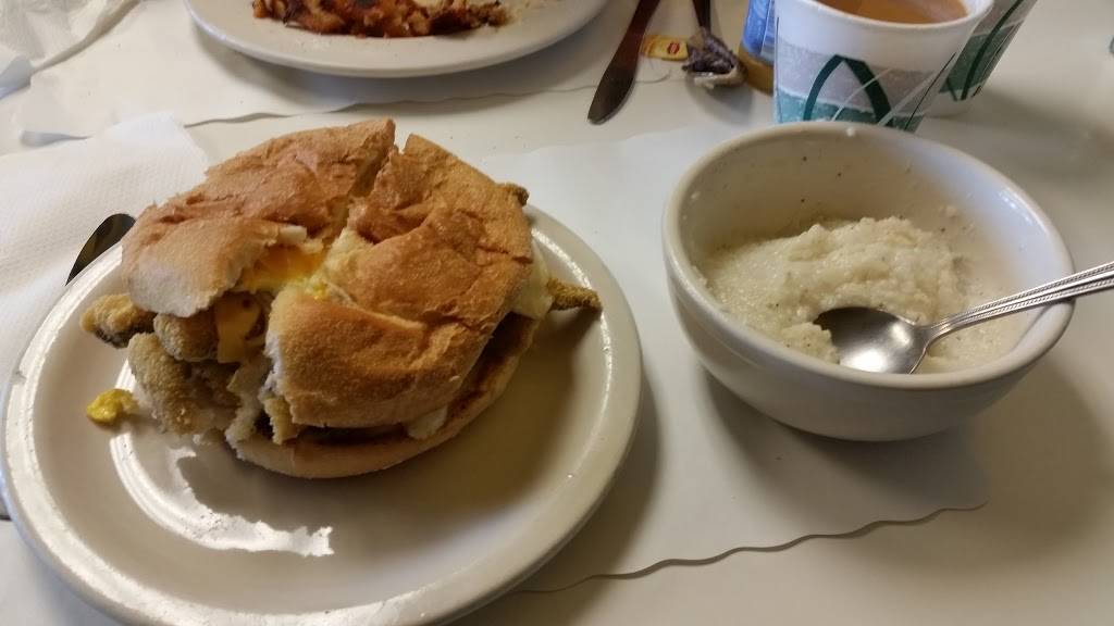 Sisters Restaurant LLC | restaurant | 2756 Main St, Hartford, CT 06120, USA | 8605271234 OR +1 860-527-1234