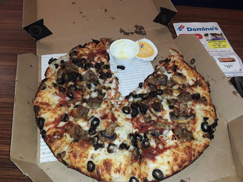 Dominos Pizza | meal delivery | 7901 Gibson Blvd, Bldg 20176 Bldg 20176, Kirtland AFB, NM 87117, USA | 5052892900 OR +1 505-289-2900