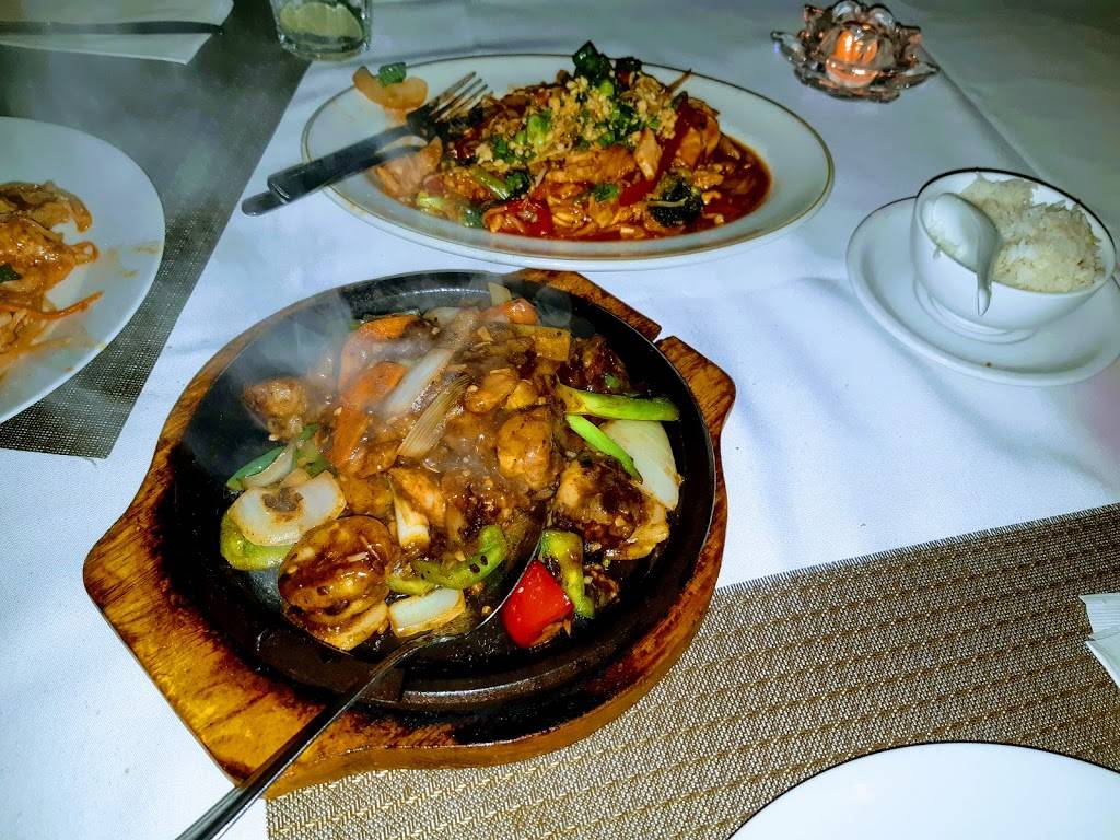 Banana Leaf Asian Cuisine | restaurant | 44 King St E, Stoney Creek, ON L8G 1K1, Canada | 9056625557 OR +1 905-662-5557