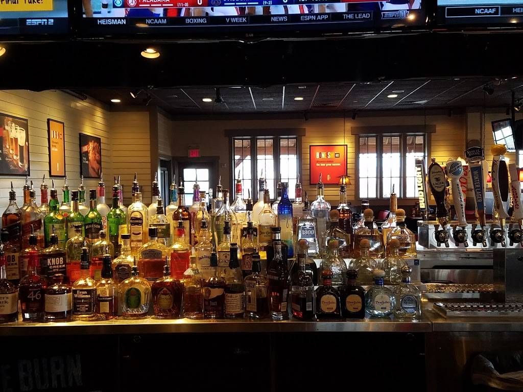 Smokey Bones Bar & Fire Grill | restaurant | 9484 Civic Center Drive, West Chester Township, OH 45069, USA | 5137775360 OR +1 513-777-5360