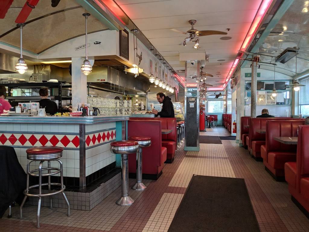 Airport Diner | restaurant | 2280 Brown Ave, Manchester, NH 03103, USA | 6036235040 OR +1 603-623-5040