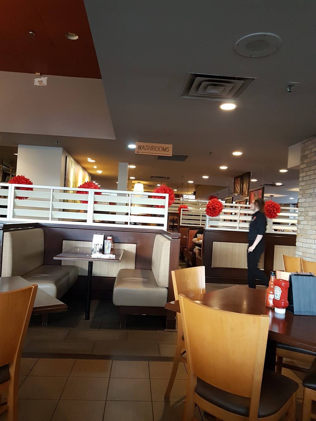Swiss Chalet | restaurant | 933 Lansdowne St W, Peterborough, ON K9J 1Z5, Canada | 7057455577 OR +1 705-745-5577