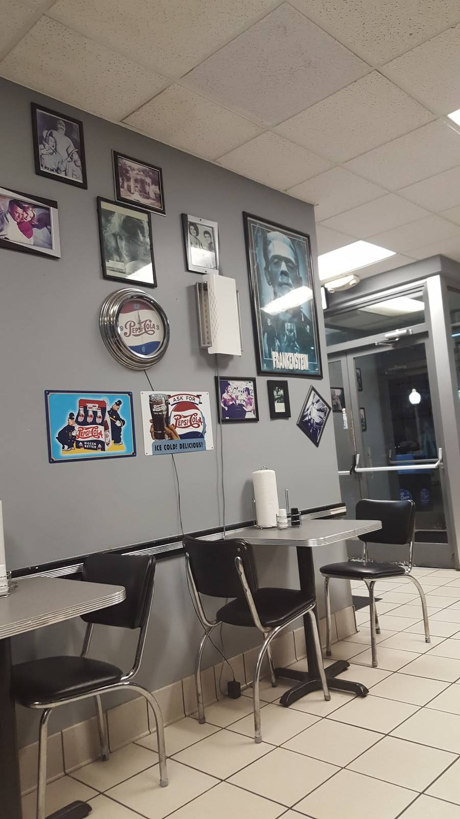 Dixie Queen | restaurant | 5066 Pepper Chase Dr, Southaven, MS 38671, USA | 6623937040 OR +1 662-393-7040