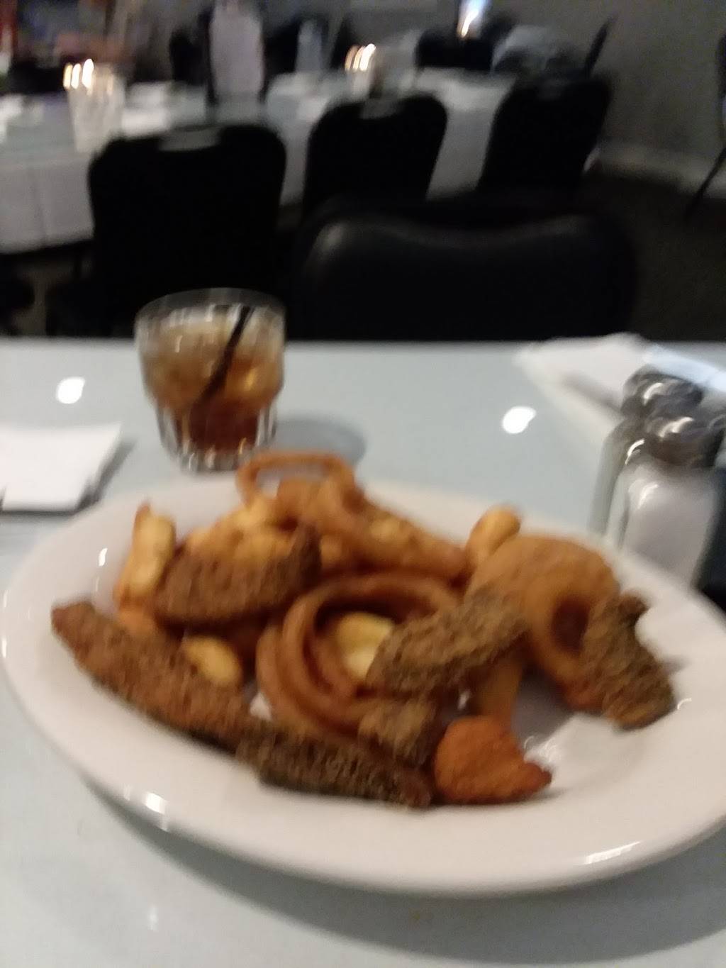 Twos Co Restaurant & Lounge | restaurant | 213 Main St, Mosinee, WI 54455, USA | 7156933090 OR +1 715-693-3090