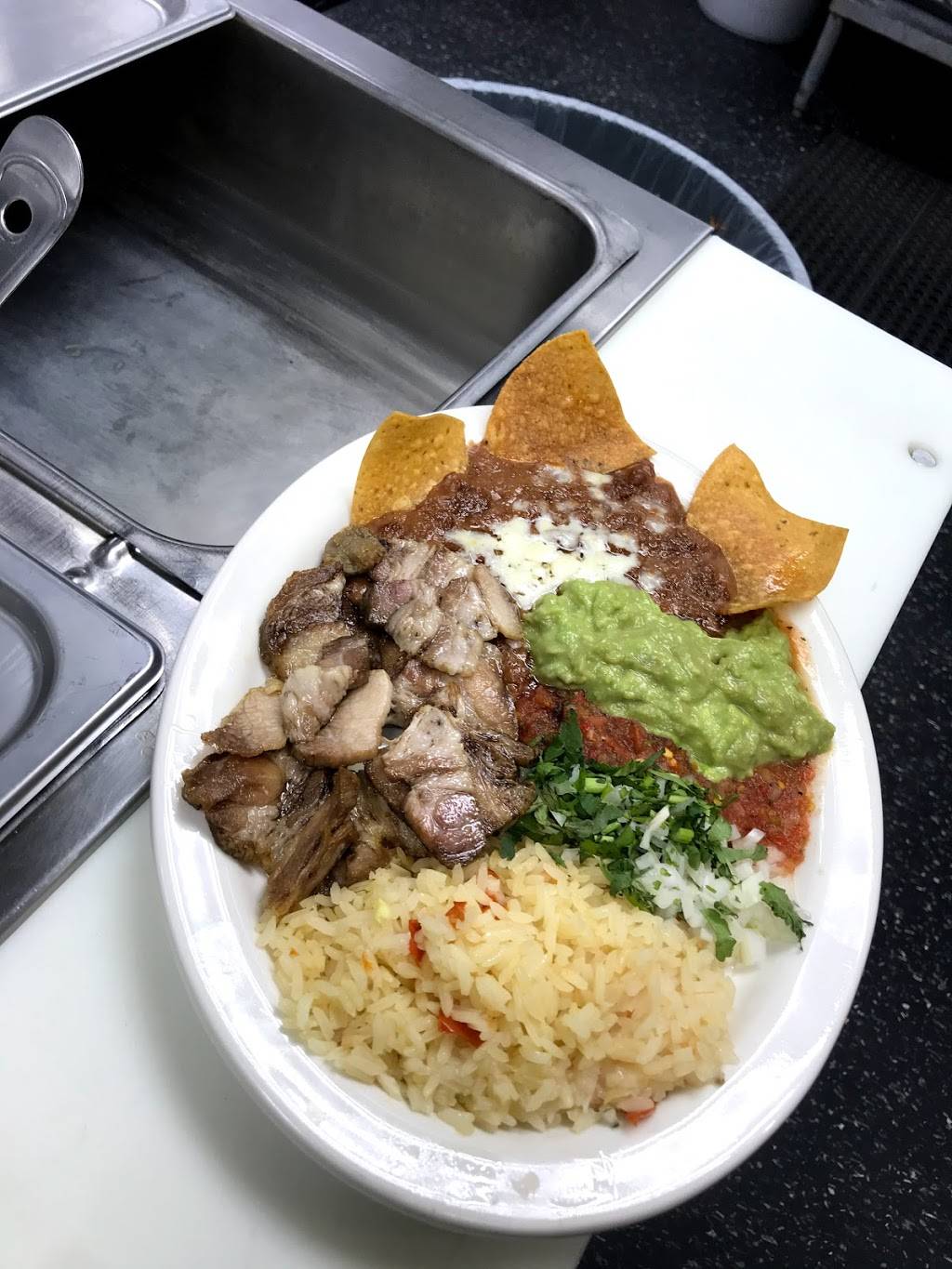 Ponchos Mexican Eatery | restaurant | 907 W 24th St, Austin, TX 78705, USA | 5126098672 OR +1 512-609-8672